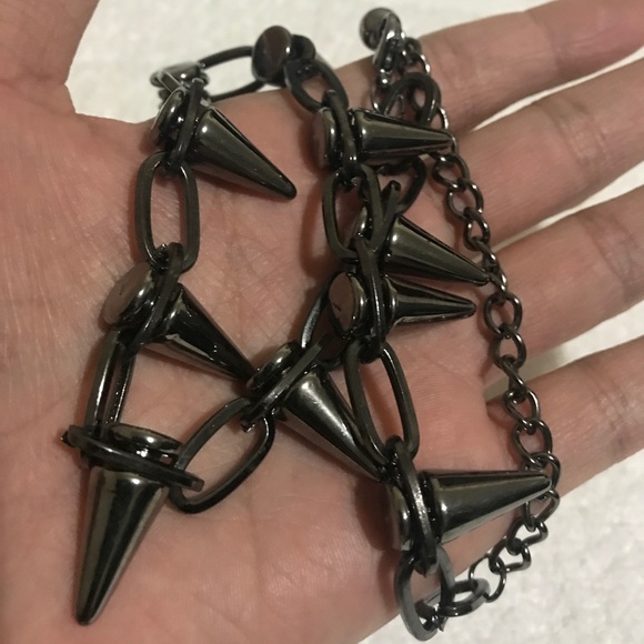 Punk goth spikes choker necklace - Picture 3 of 4